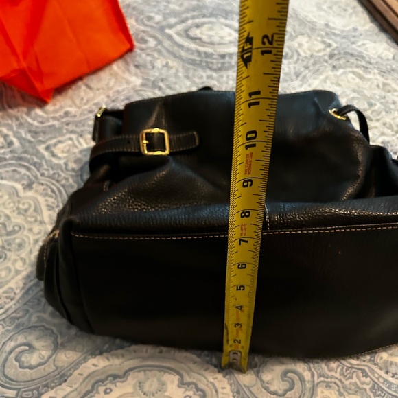 Maxx New York Black Leather Shoulder Bag - Picture 5 of 8